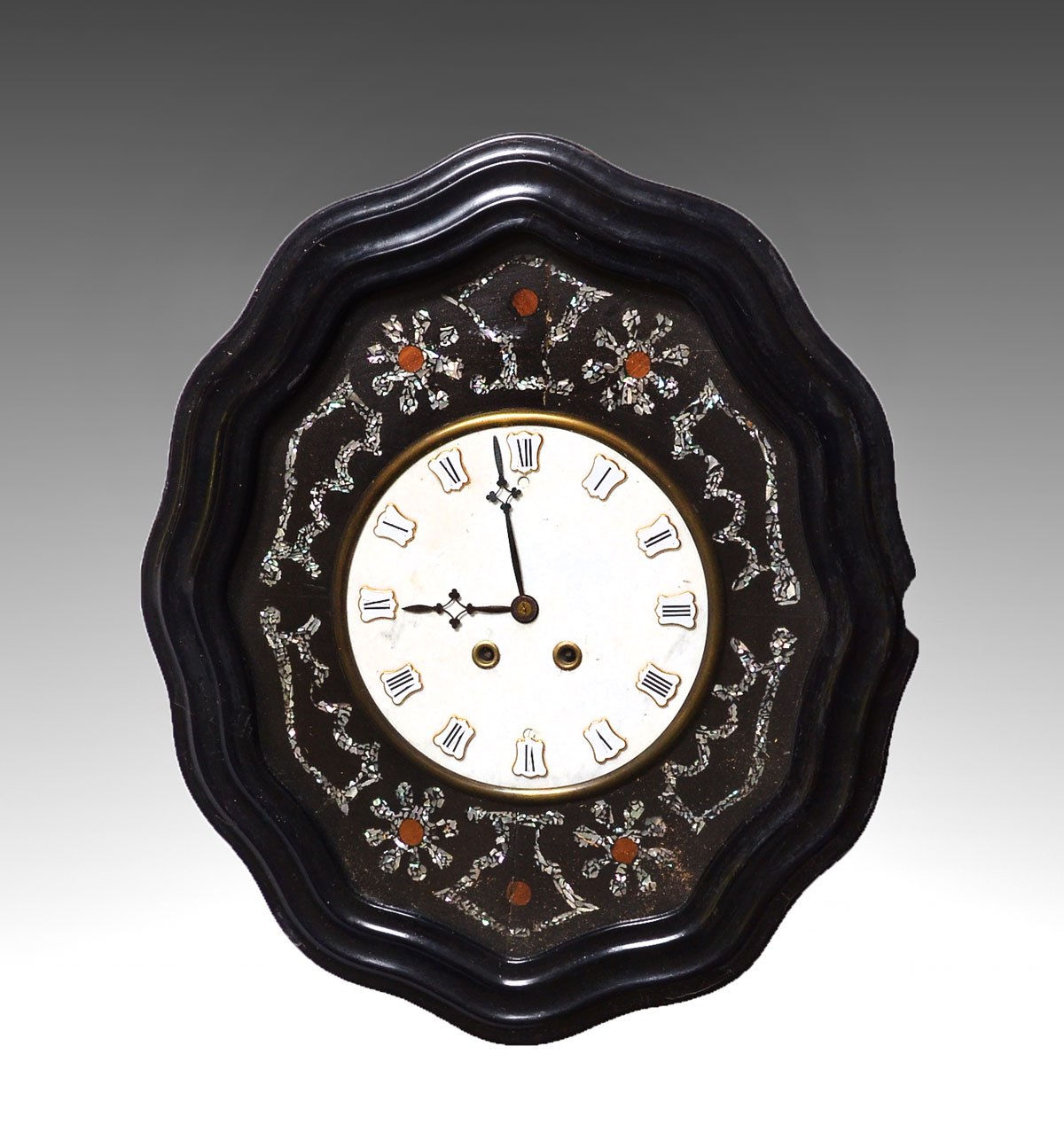 BLACK LACQUERED MOTHER OF PEARL