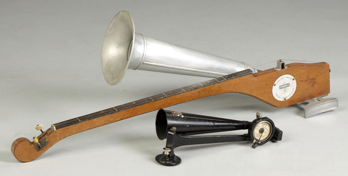 Black Pathe Recording HornHome
