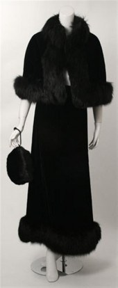 Black velvet and dyed fox ense