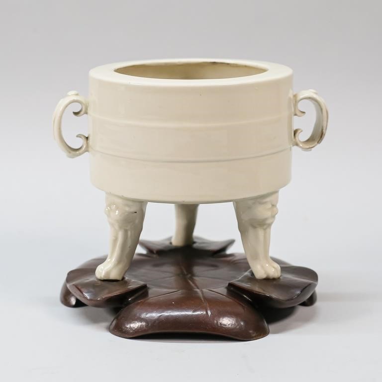 BLANC DE CHINE CHINESE PORCELAIN