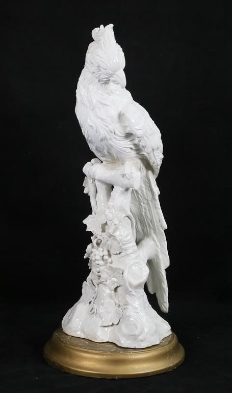 BLANC DE CHINE PORCELAIN