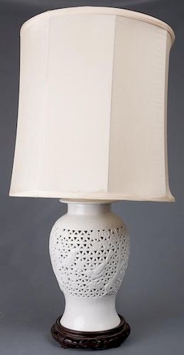 BLANC DE CHINE TABLE