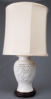 BLANC DE CHINE TABLE LAMPHolly