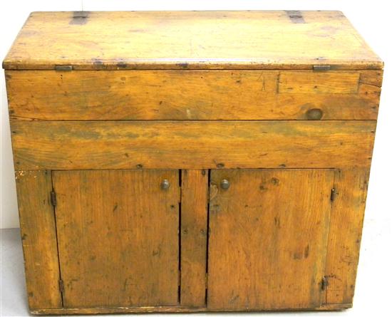Blanket chest  hinged lid  inner
