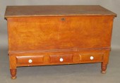 BLANKET CHESTca. 1840; softwoo