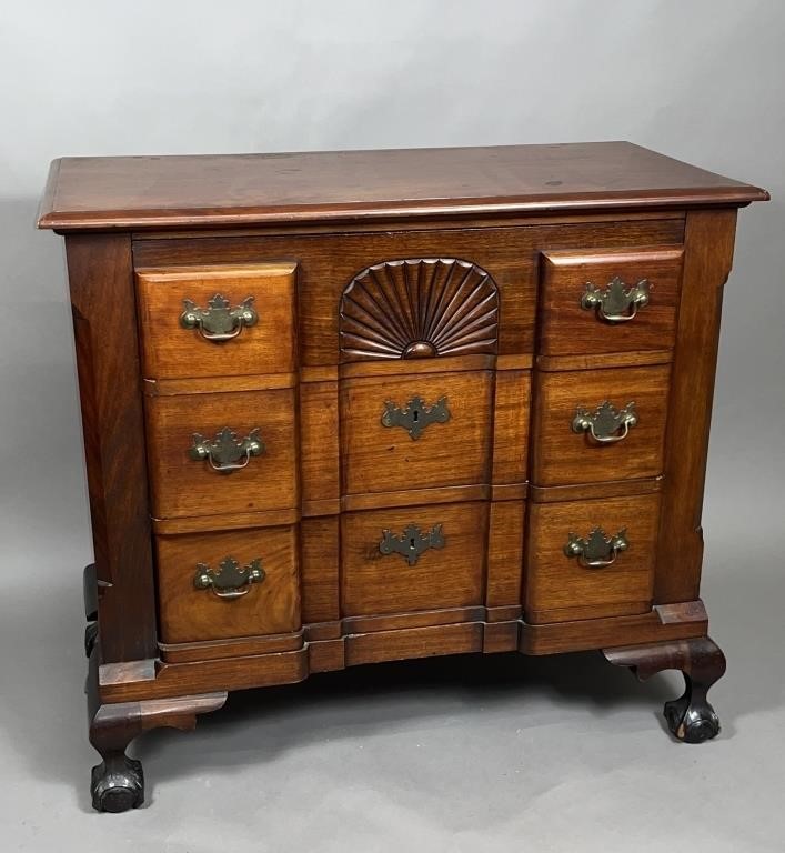 BLOCK FRONT CHEST OF DRAWERS CA.