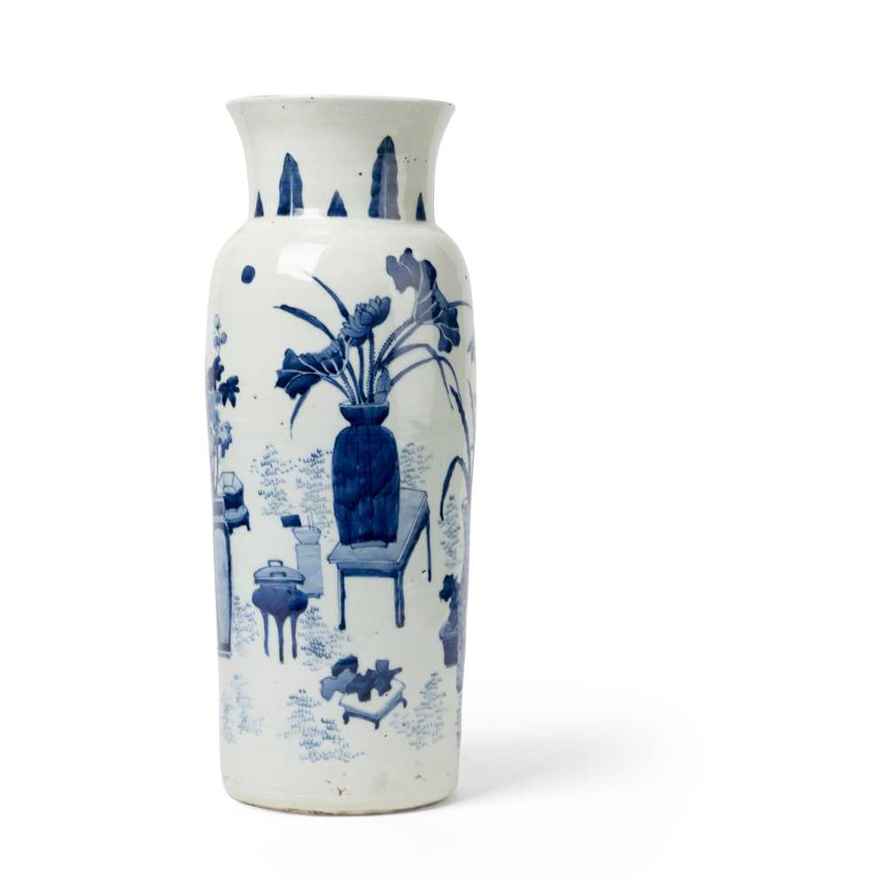 BLUE AND WHITE 'ANTIQUITIES' VASE