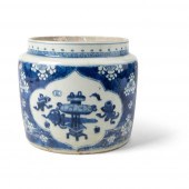 BLUE AND WHITE 'ANTIQUITY' POR