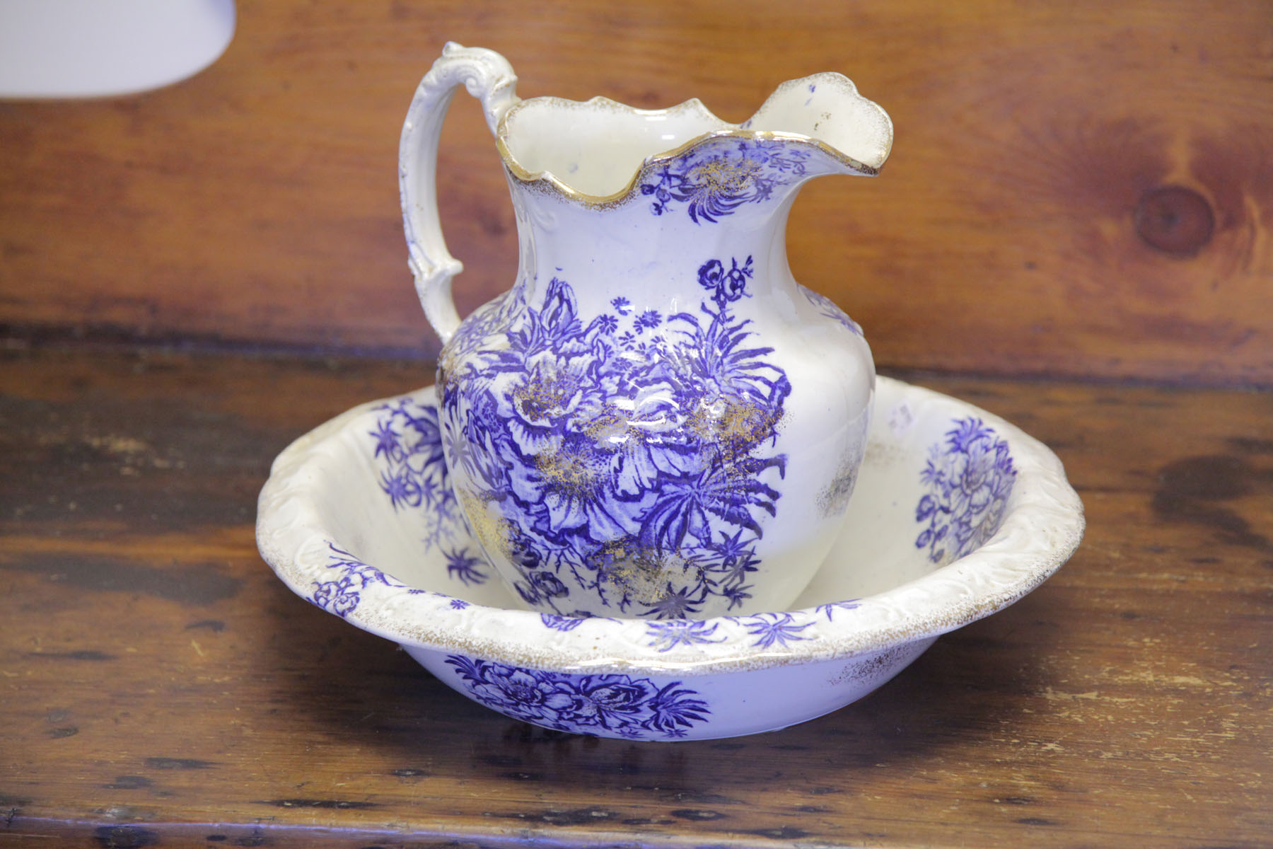 BLUE AND WHITE CHINA WASHBOWL AND