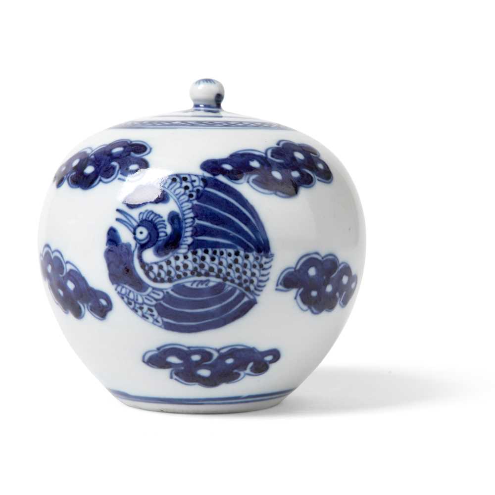BLUE AND WHITE 'CRANE' LIDDED JAR