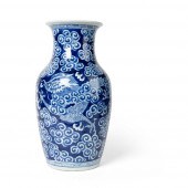 BLUE AND WHITE 'DRAGON' BALUST