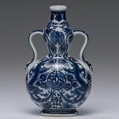 Blue and White Dragon Vase Chi