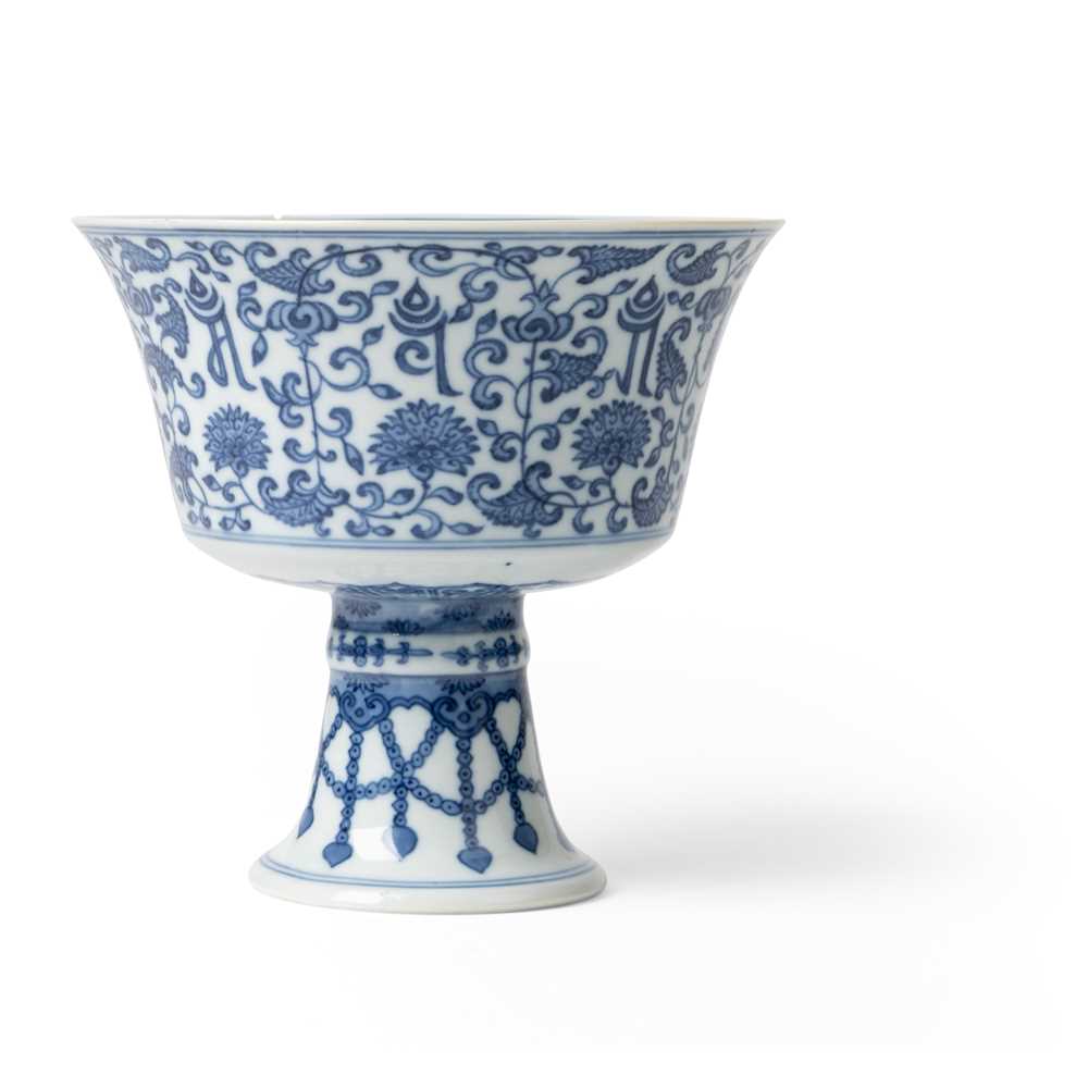 BLUE AND WHITE 'LANCA' STEM CUP