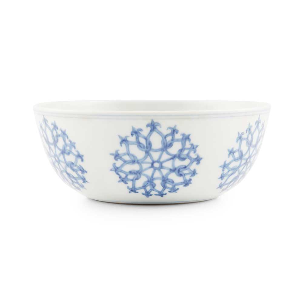 BLUE AND WHITE MEDALLION BOWL