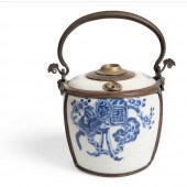 BLUE AND WHITE OIL POT WITH BR