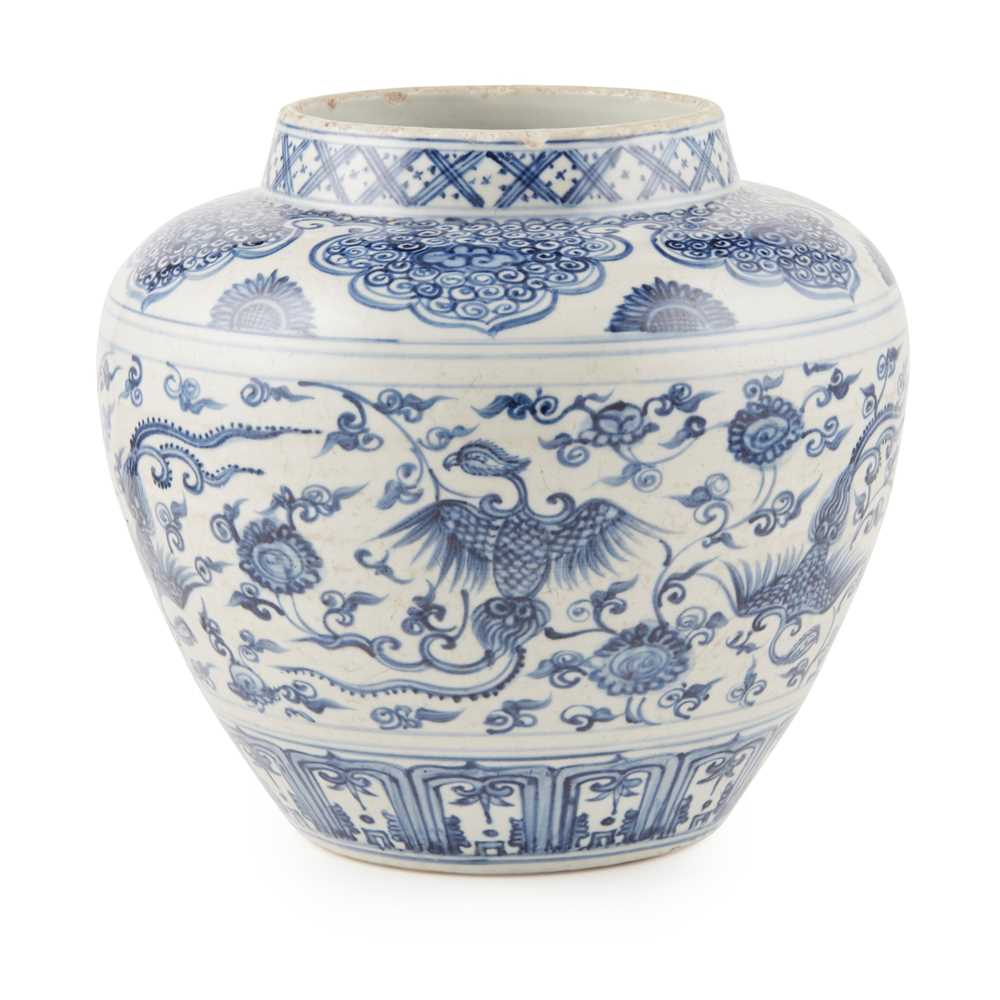 BLUE AND WHITE 'PHEONIX' JAR
