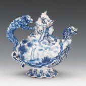 BLUE AND WHITE PORCELAIN TEAPO