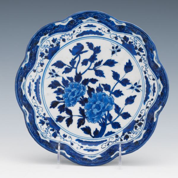 BLUE AND WHITE SCALLOPED DISH 2 ?"H