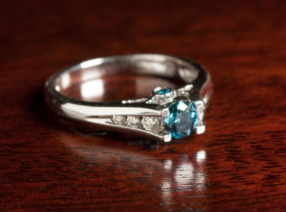 BLUE DIAMOND, WHITE DIAMONDS AND