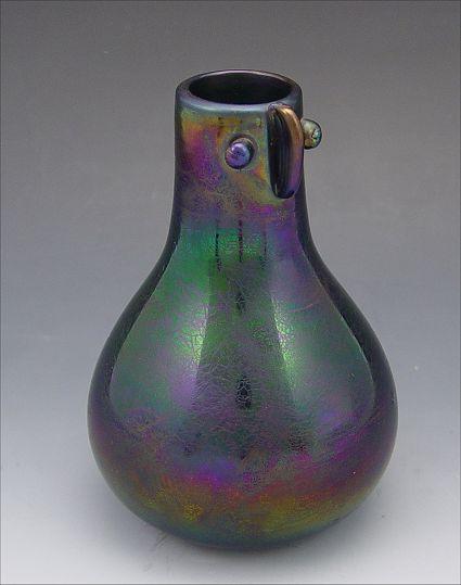 BLUE IRIDESCENT ART GLASS VASE: