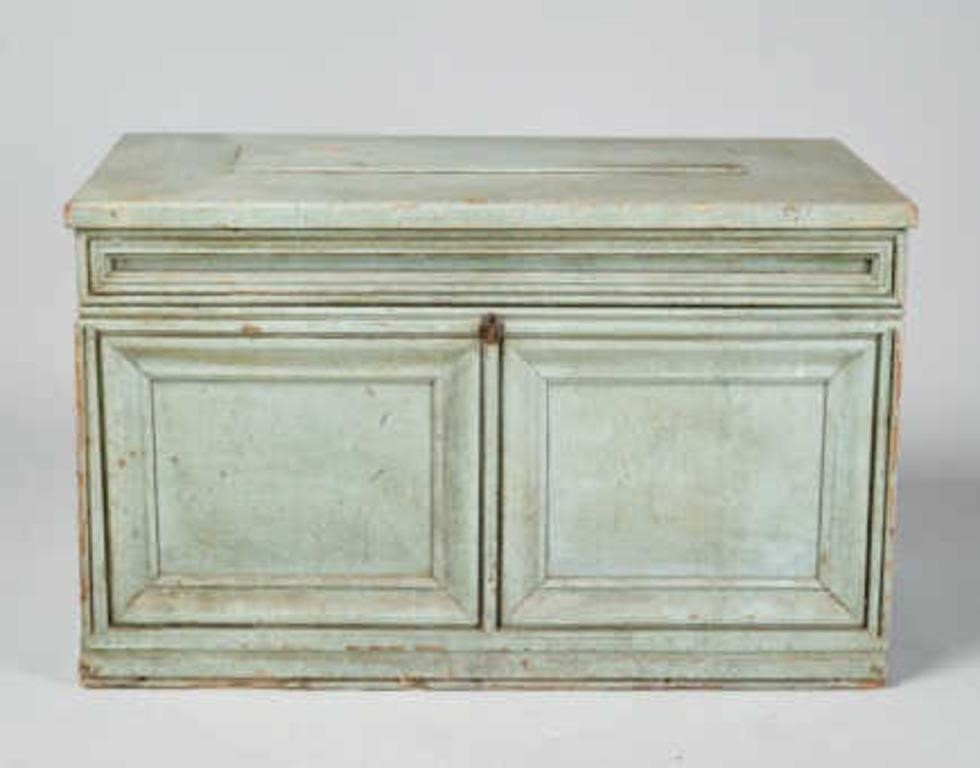 BLUE PANELLED TOOL CHESTA