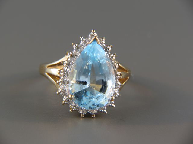 Blue Topaz & Diamond Ring vivid 5