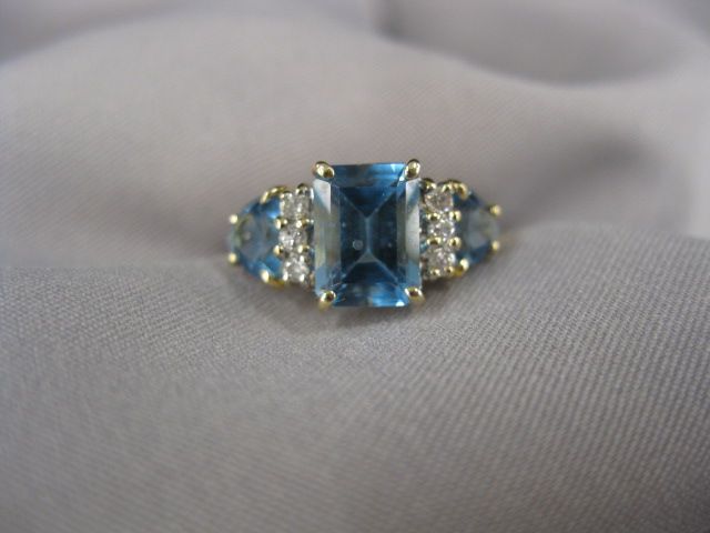 Blue Topaz & Diamond Ring emerald