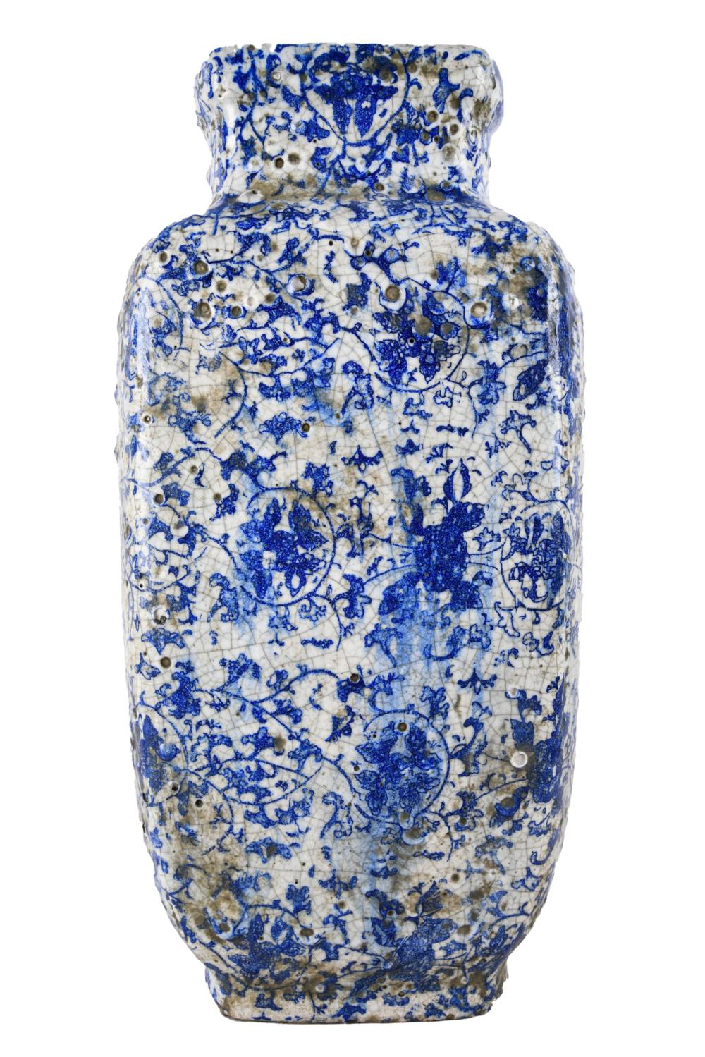 BLUE & WHITE CERAMIC