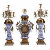 BLUE & WHITE DELFT STYLE GARNI