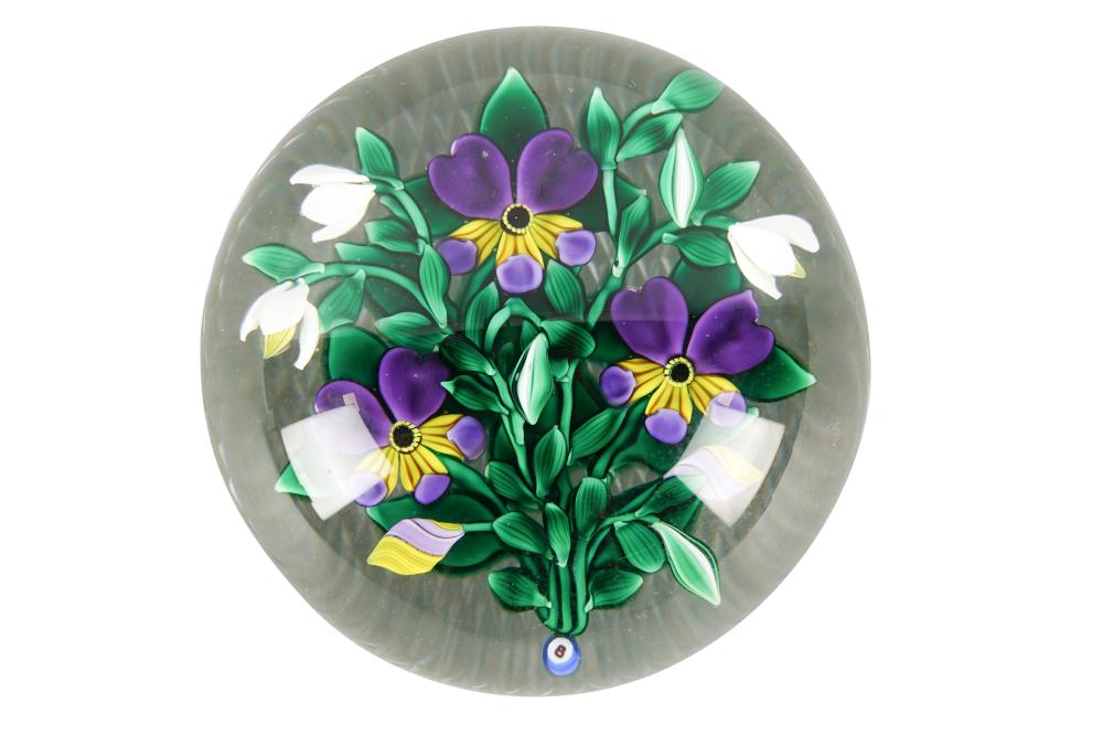 BOB BANFORD GLASS PAPERWEIGHTwith