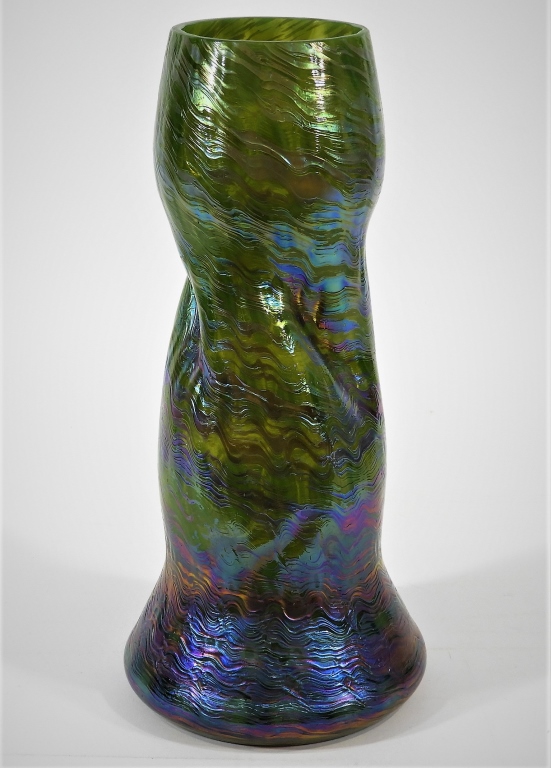 BOHEMIAN GREEN PURPLE IRIDESCENT