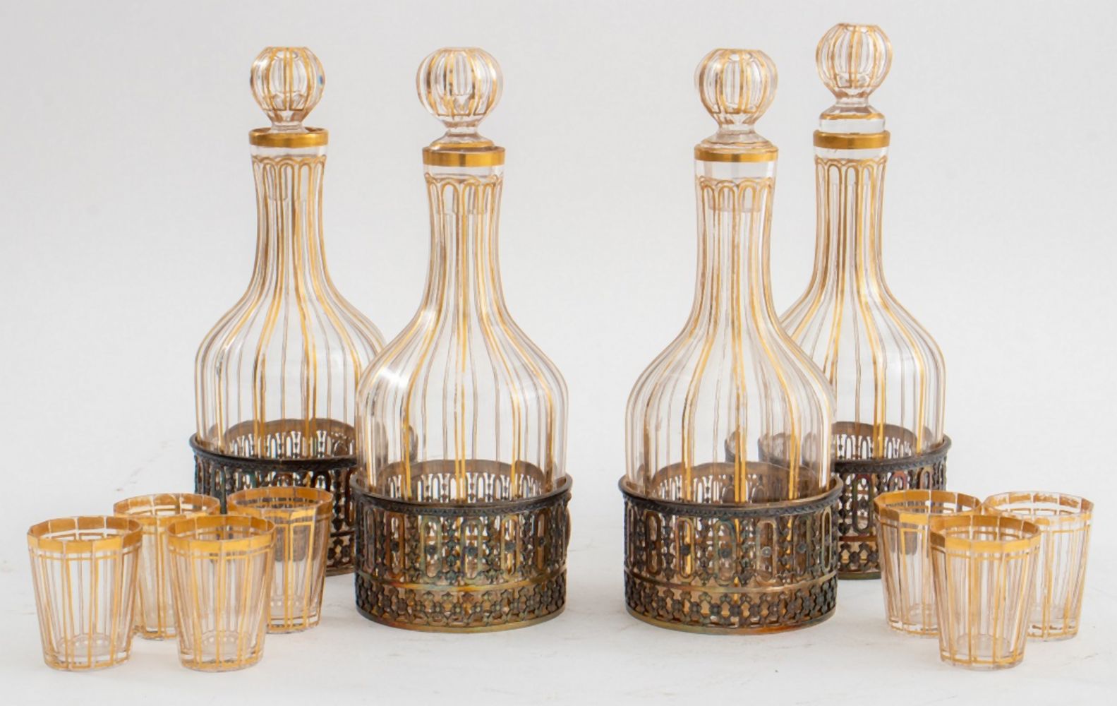 BOIN-TABURET GILT SILVER & GLASS