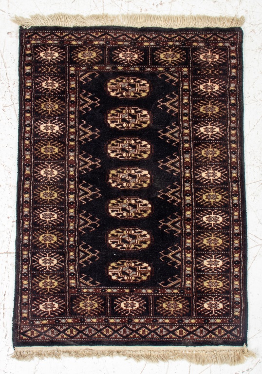 BOKHARA HANDKNOTTED WOOL RUG