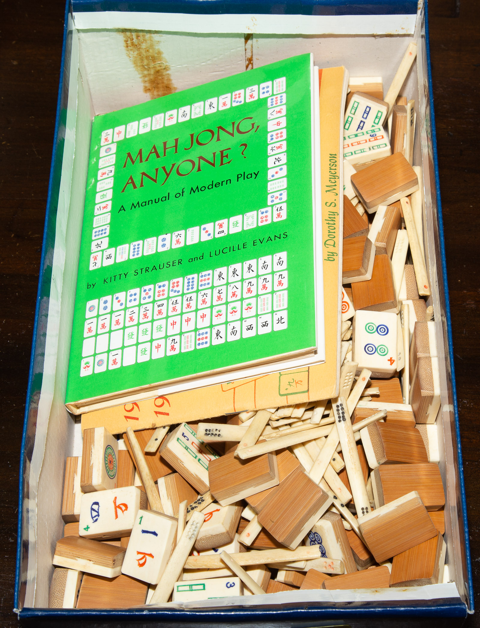 BONE & BAMBOO MAHJONG SET With