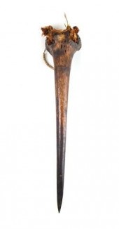 BONE DAGGER, PAINTED WITH FIBE