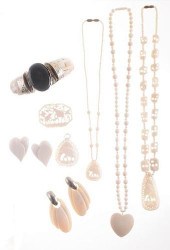 BONE JEWELRY GROUPOne hinged b