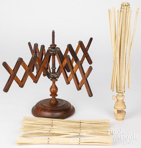 BONE SWIFT, 19TH C.Bone swift, 19th