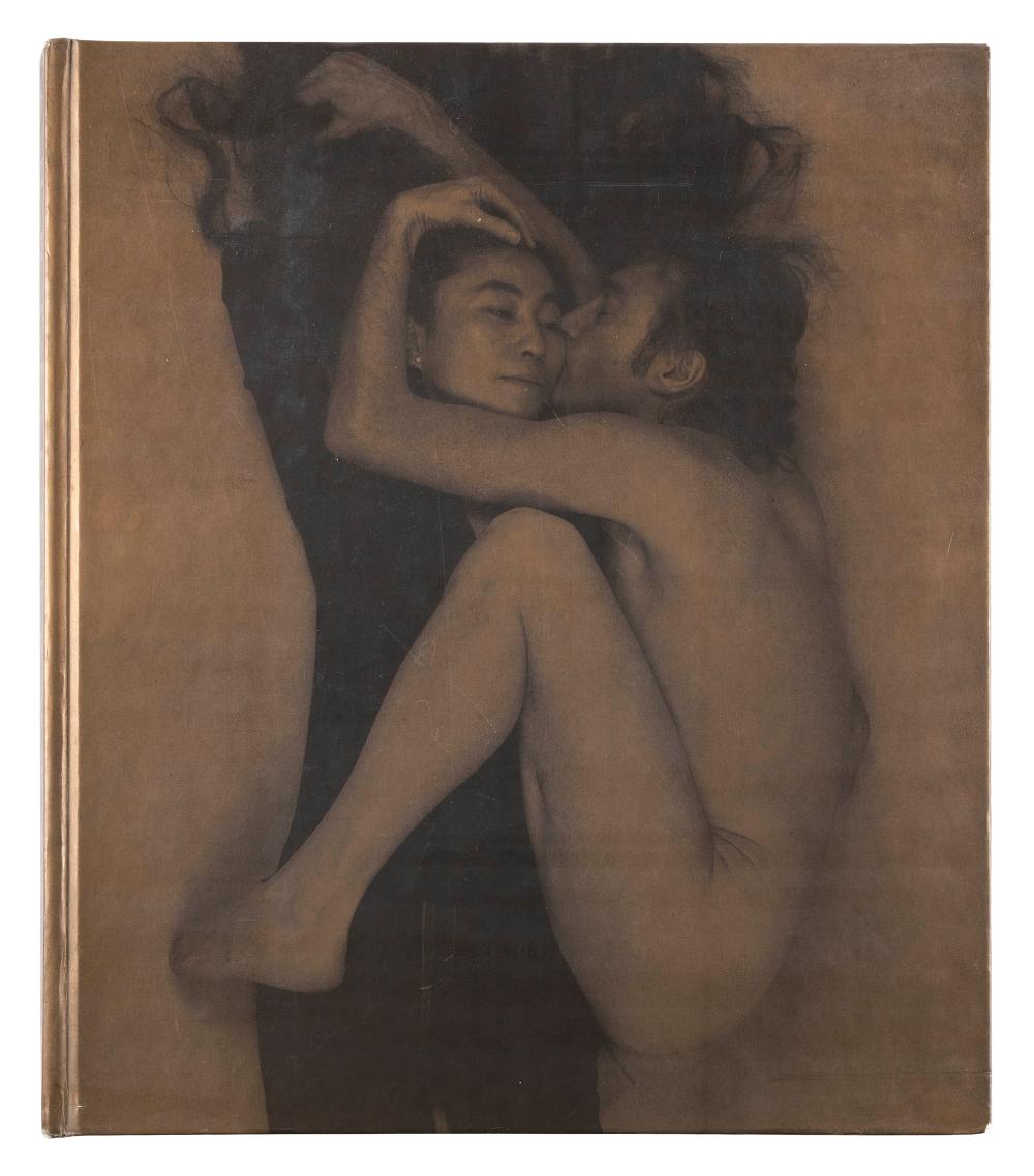 BOOK "PHOTOGRAPHS: ANNIE LEIBOVITZ,