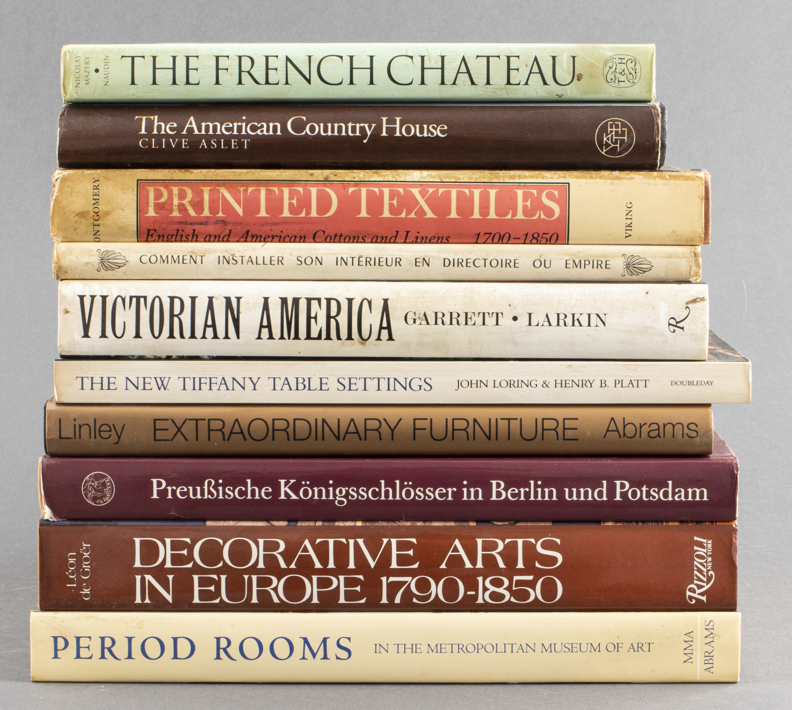 BOOKS ON DECORATIVE ARTS &
