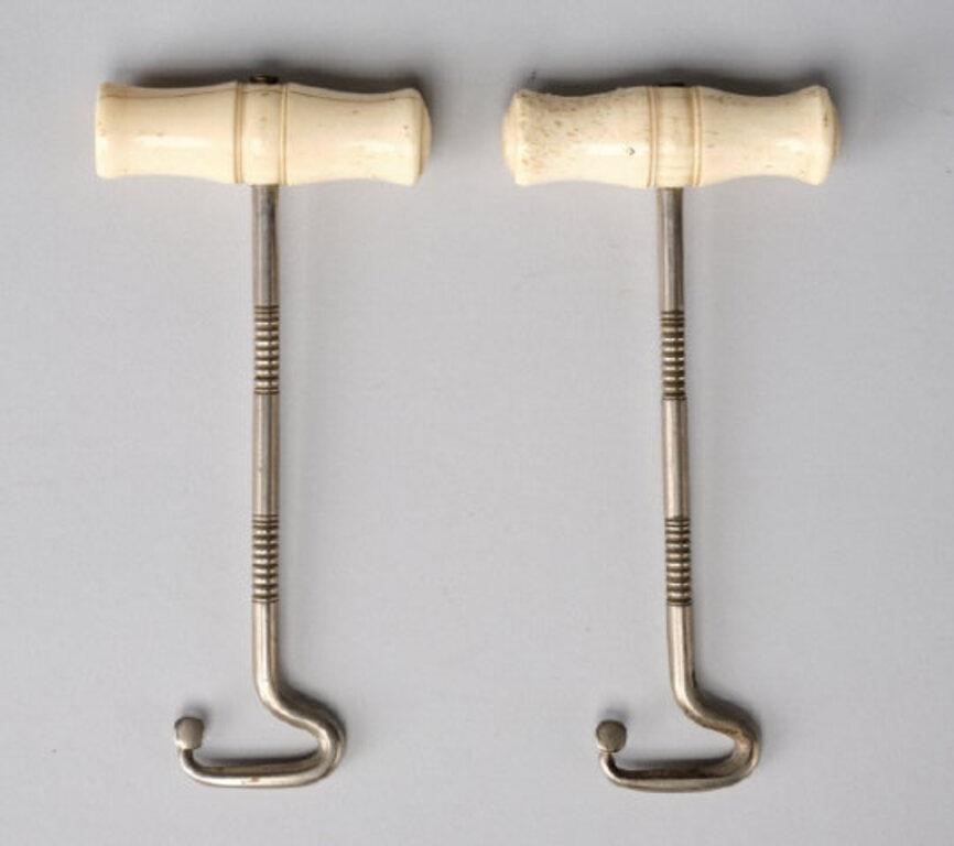 BOOT PULLSA pair of bone handled
