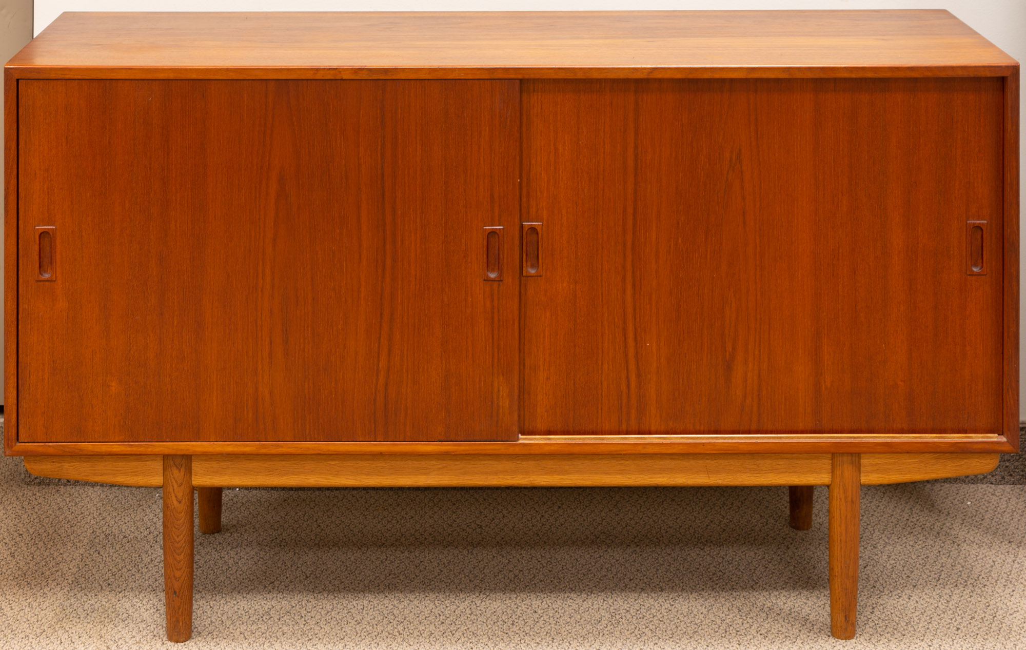 BORGE MOGENSEN CREDENZA Borge