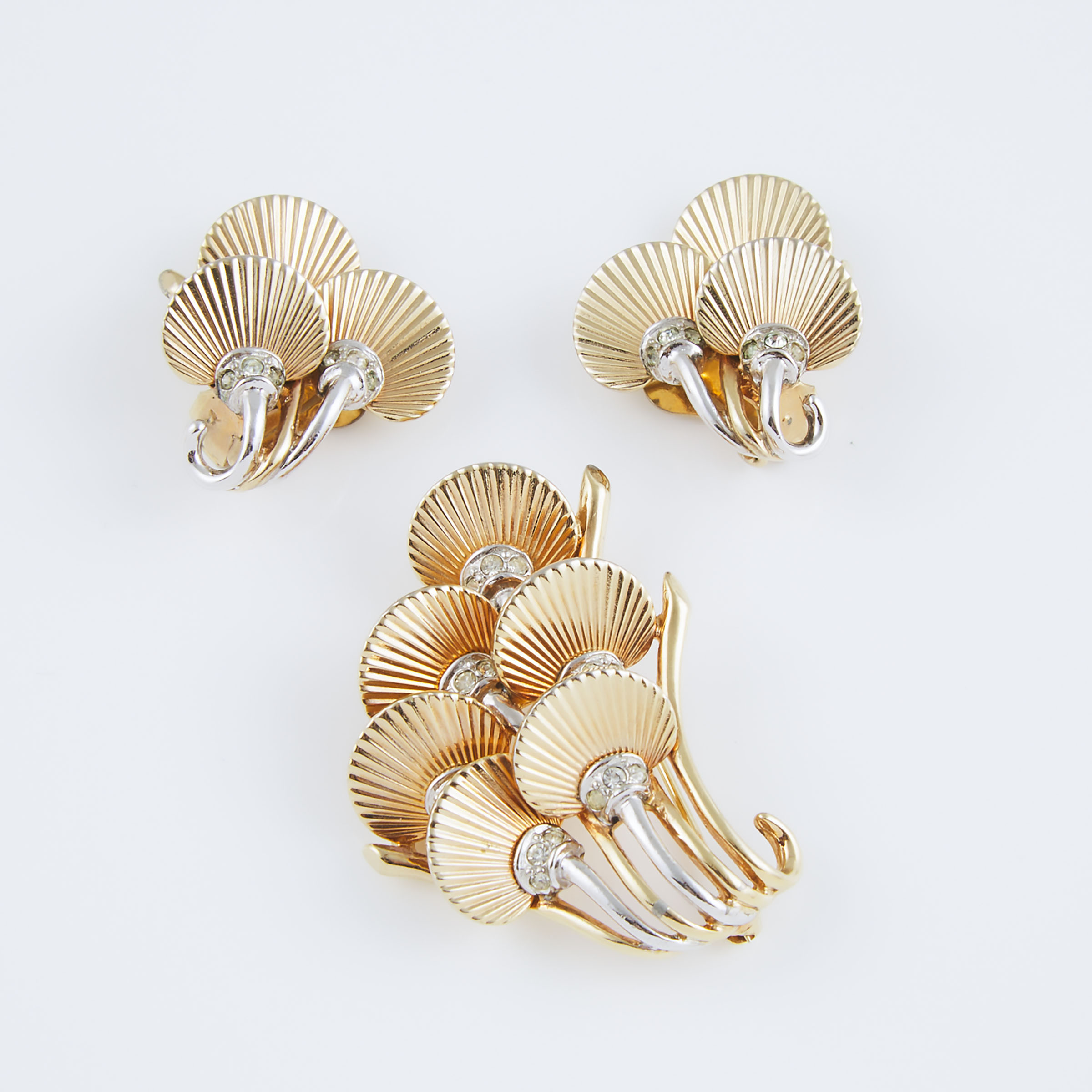 Boucher 3-Piece Gold And