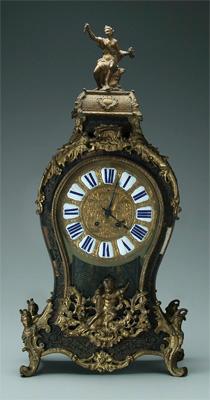 Boulle key wind shelf clock,