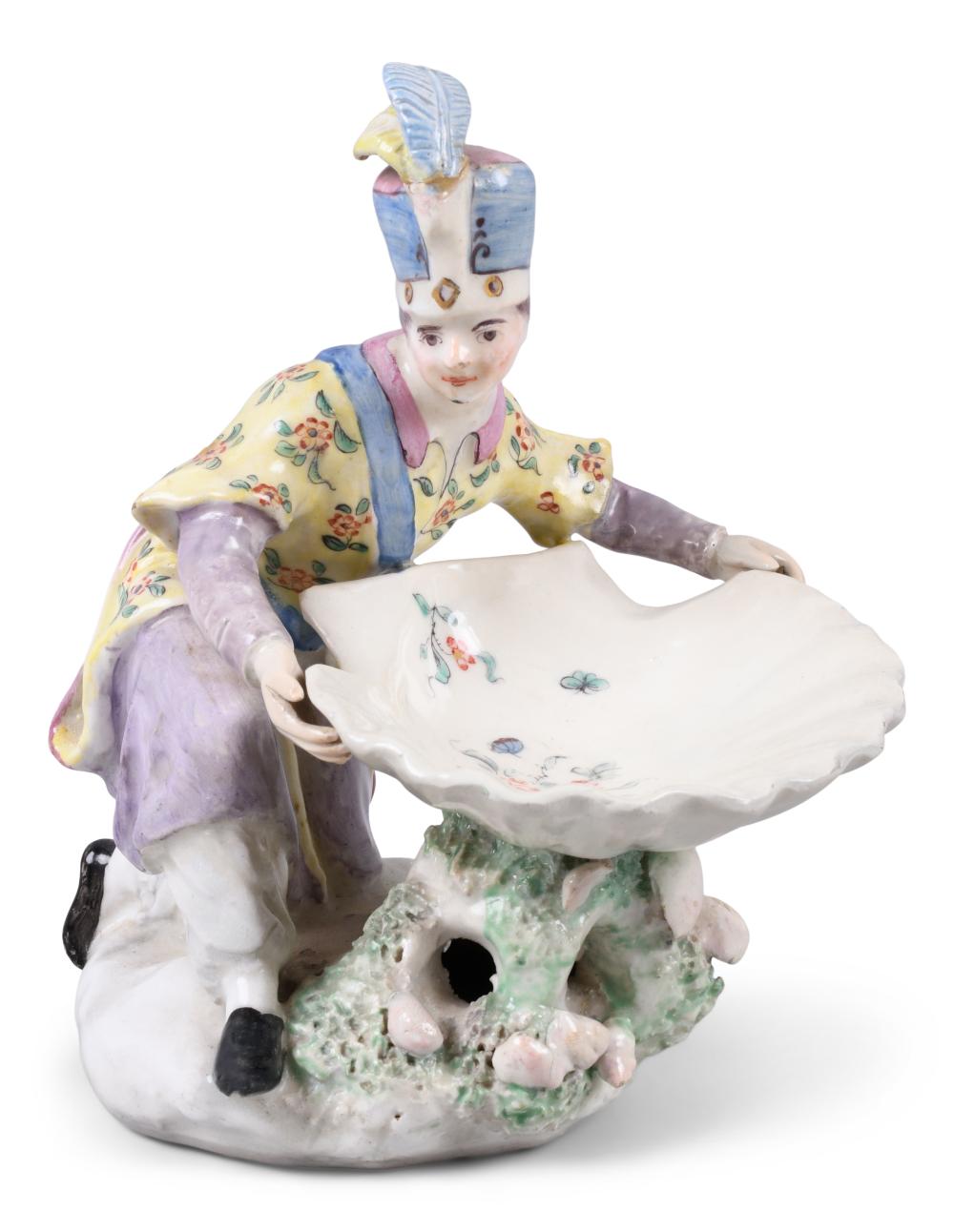 BOW PORCELAIN SWEETMEAT DISH OF A