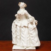 BOW WHITE GLAZED PORCELAIN FIG