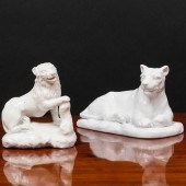 BOW WHITE GLAZED PORCELAIN FIG