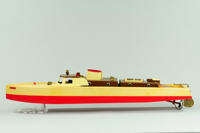 BOWMAN LIVE STEAM CRUISER ''SEA
