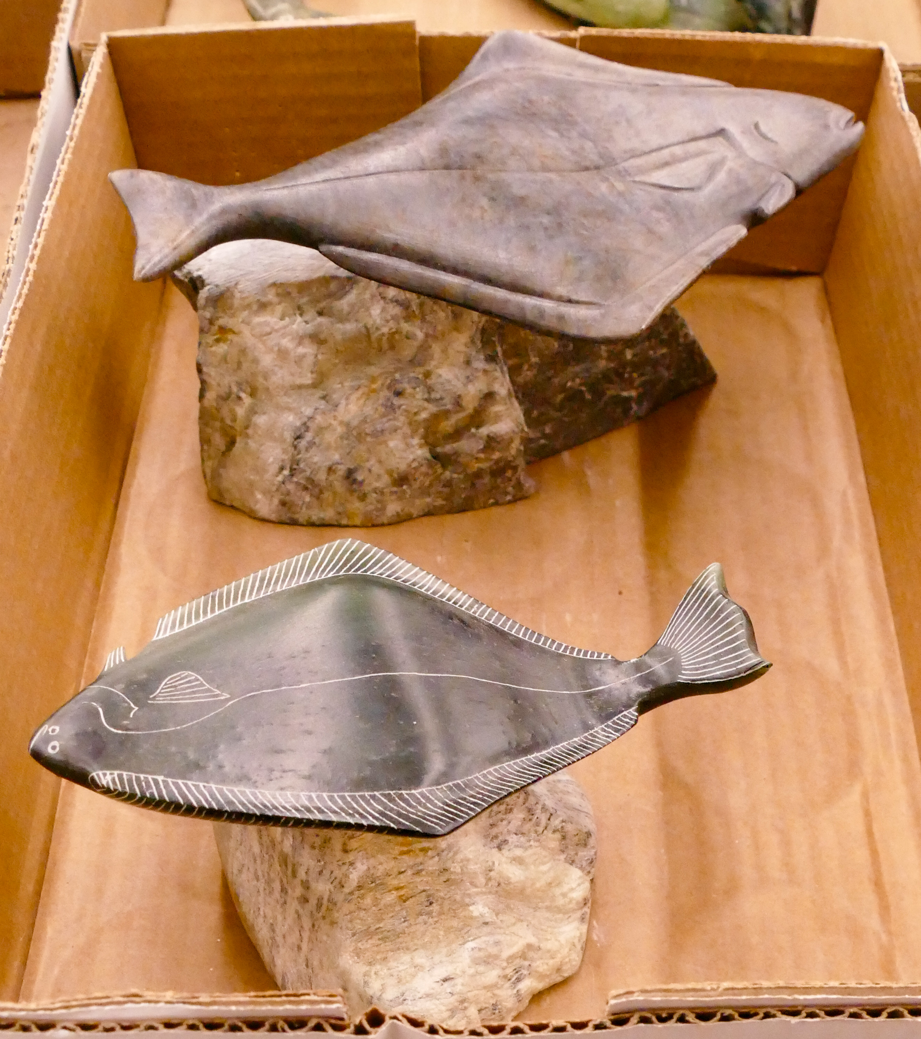 Box 2pc Glenn Tingook Soapstone