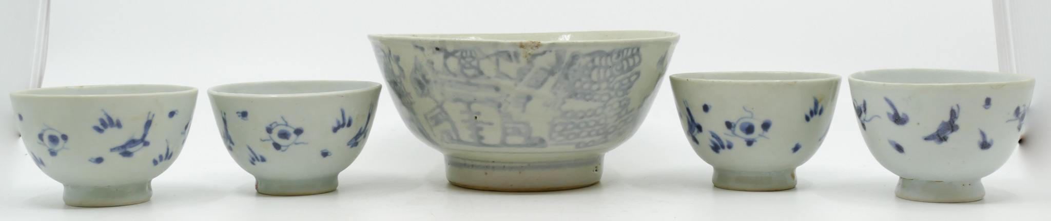 Box 5pc Chinese Ming Porcelain Cups