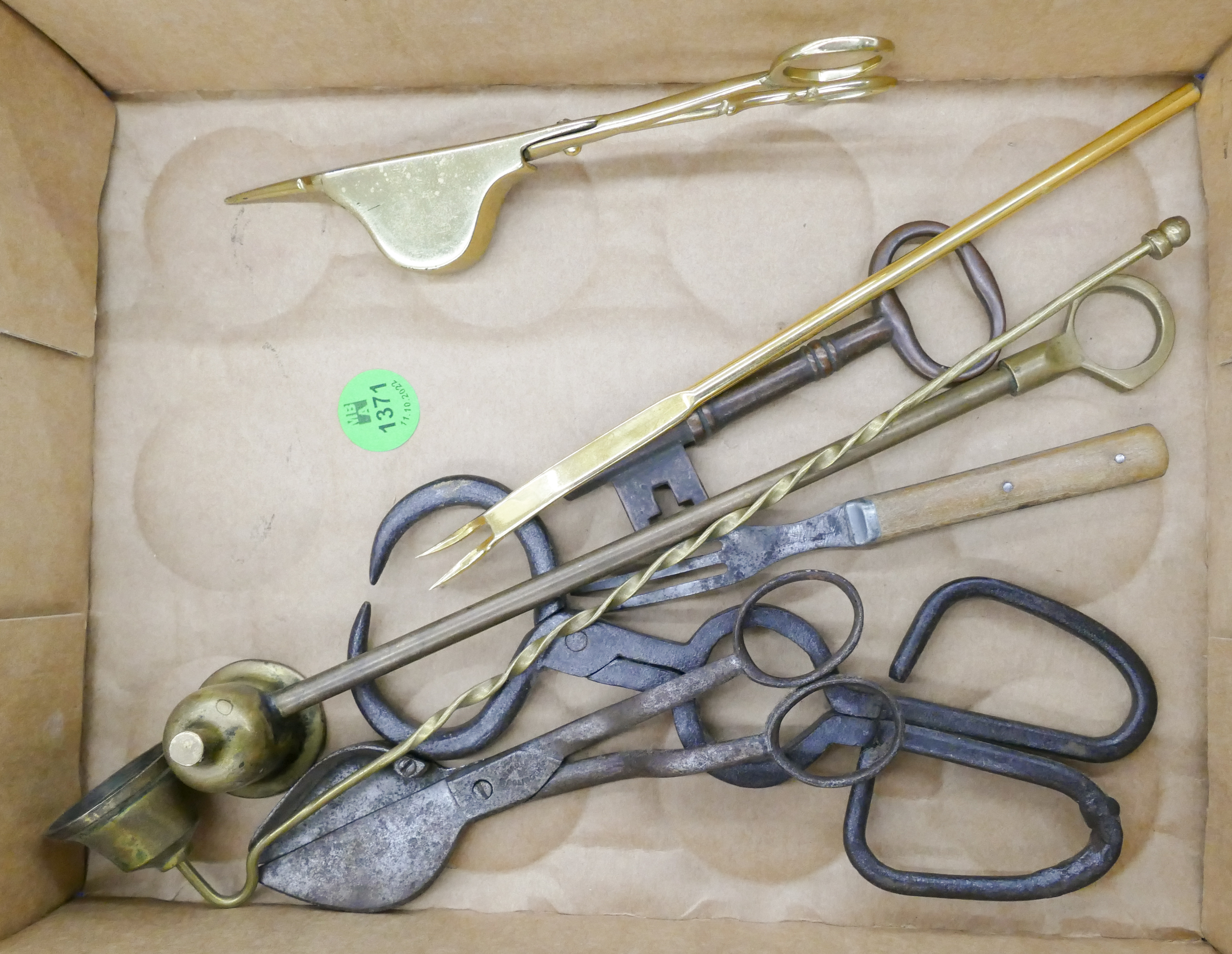 Box Antique Shears Etc